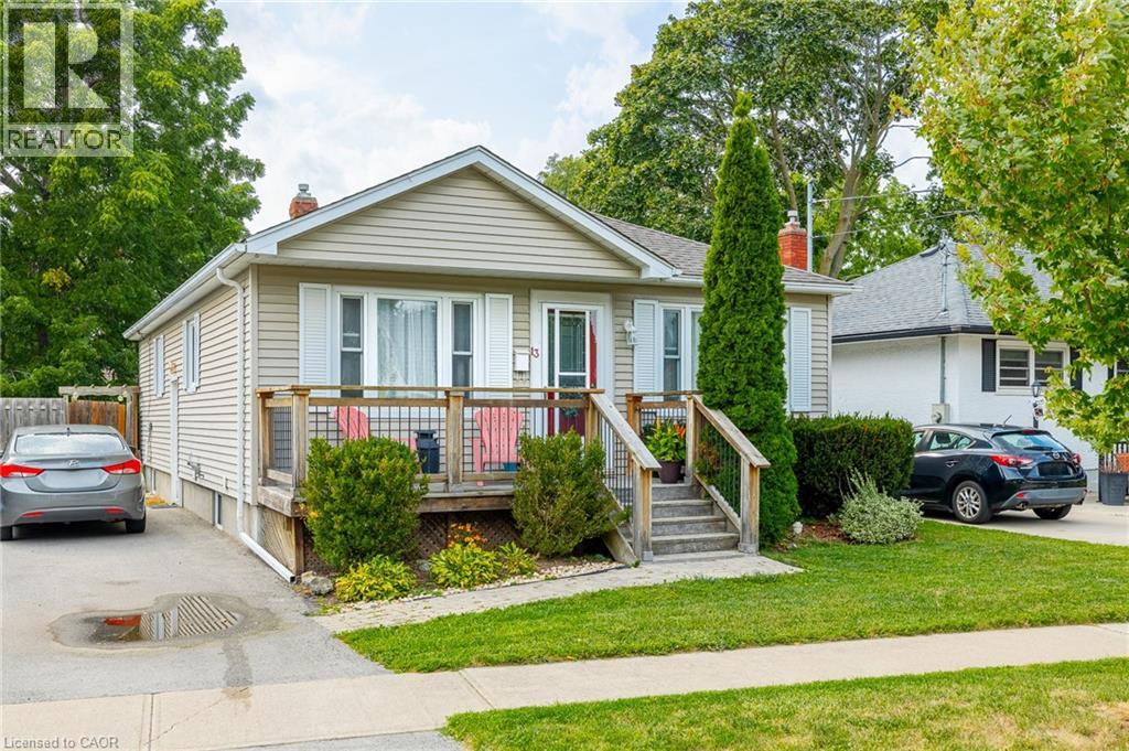 13 DUNCAN Drive, St. Catharines, Ontario