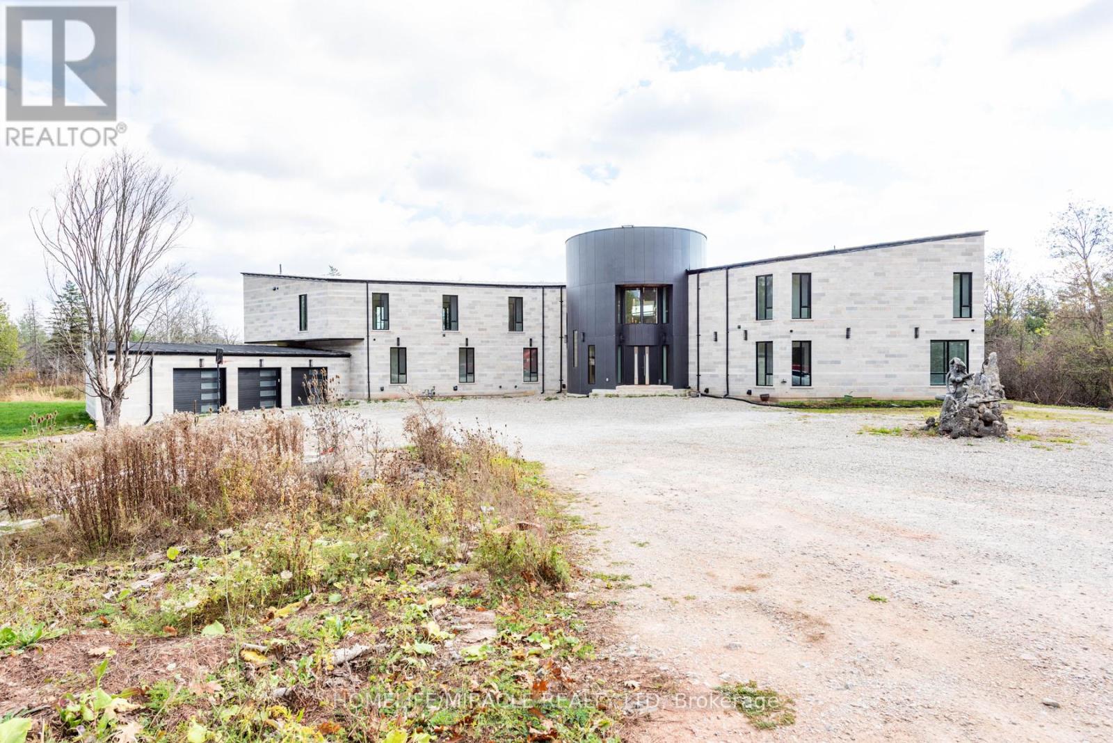 14020 Winston Churchill Boulevard, Caledon, Ontario  L7C 1P2 - Photo 3 - W12403413