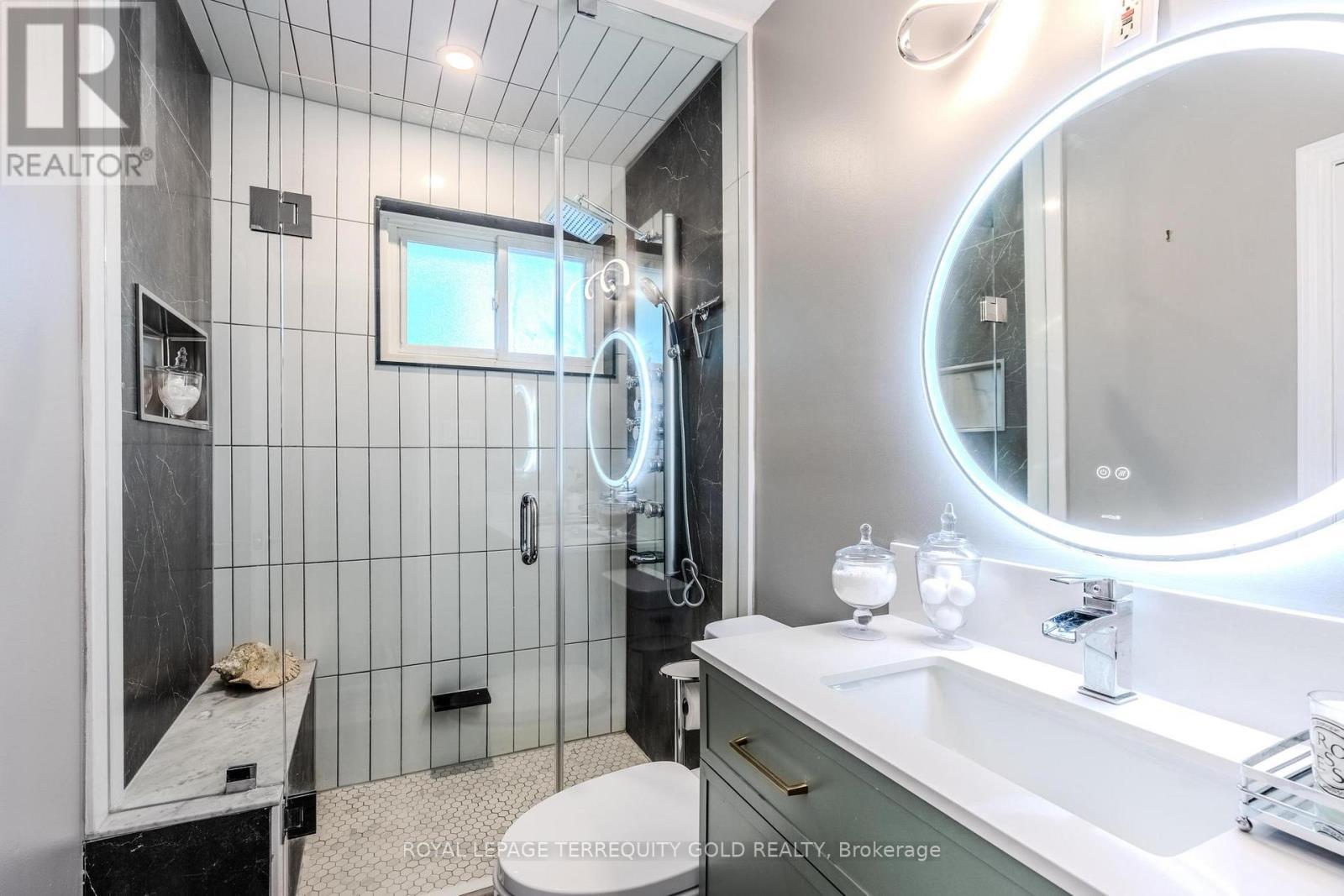 327 River Side Drive, Oakville, Ontario  L6K 3N3 - Photo 31 - W12403436