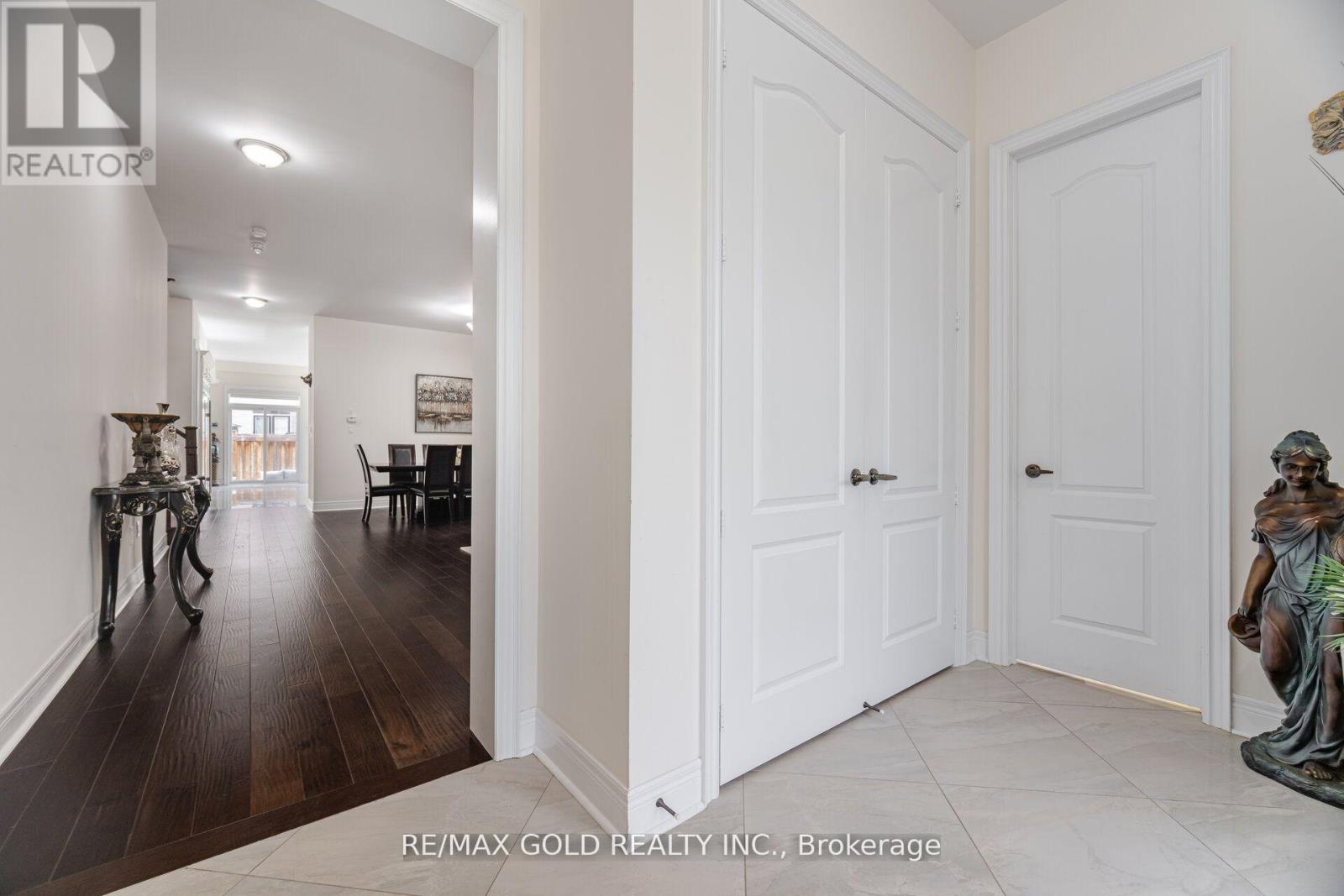 106 Rising Hill Ridge, Brampton, Ontario  L6Y 6B2 - Photo 8 - W12403438