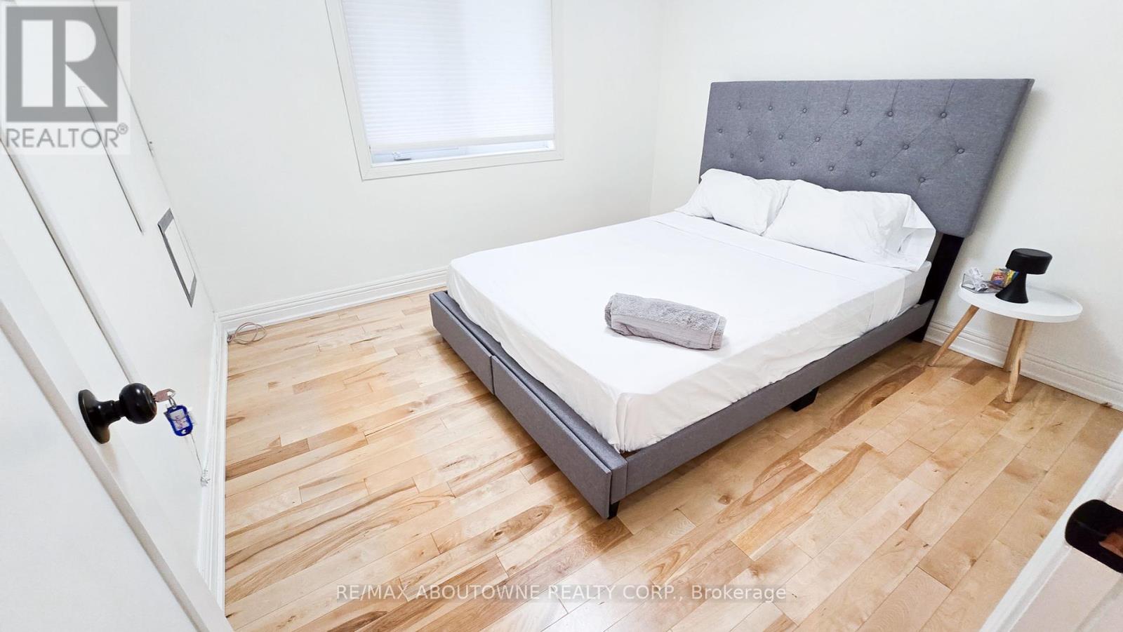 583 Taplow Crescent W, Oakville, Ontario  L6L 4V9 - Photo 11 - W12403469