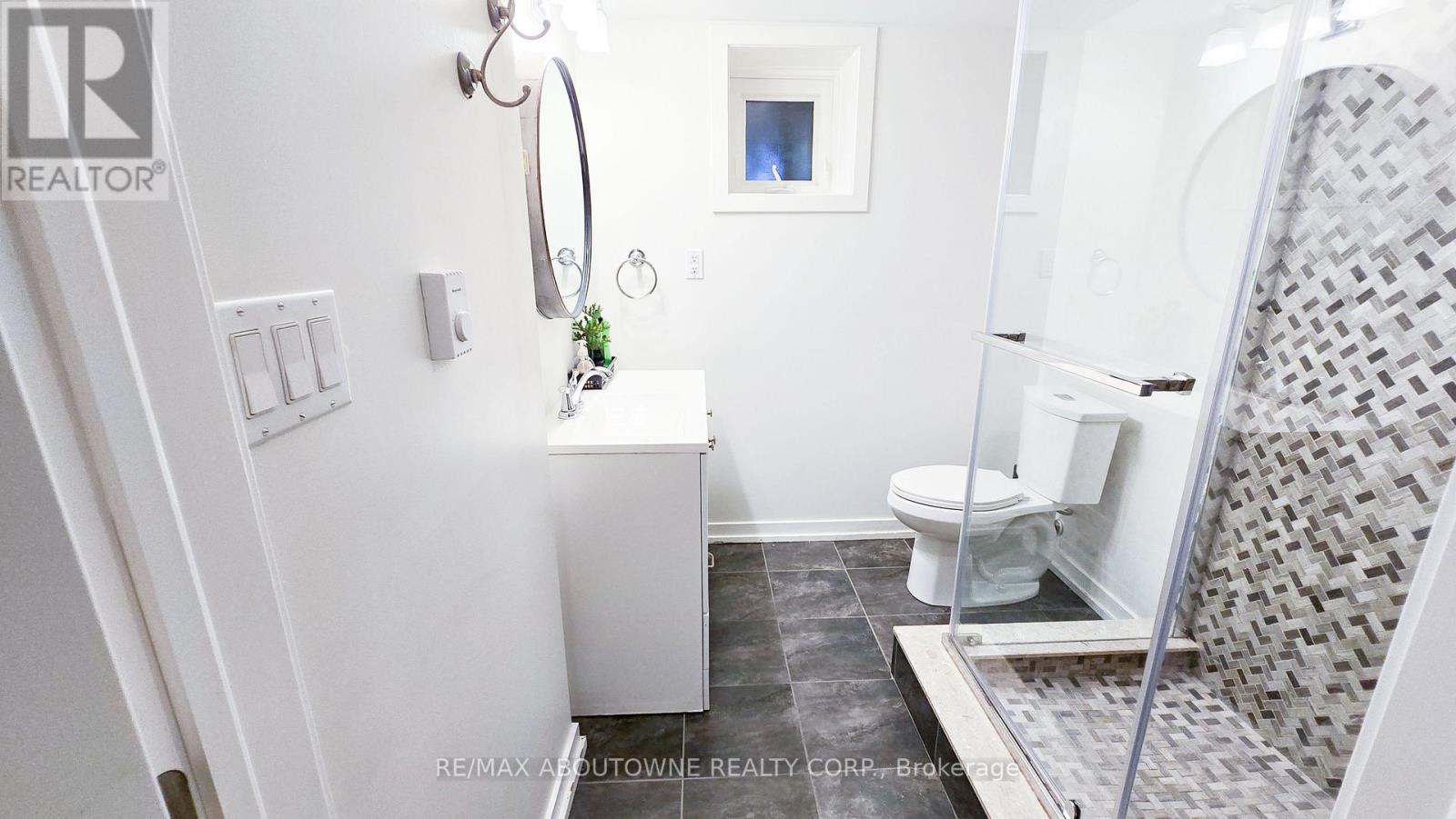 583 Taplow Crescent W, Oakville, Ontario  L6L 4V9 - Photo 17 - W12403469