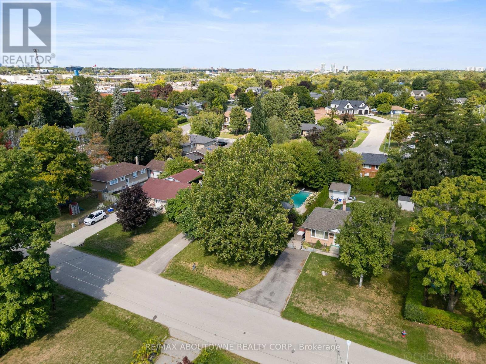 583 Taplow Crescent W, Oakville, Ontario  L6L 4V9 - Photo 20 - W12403469