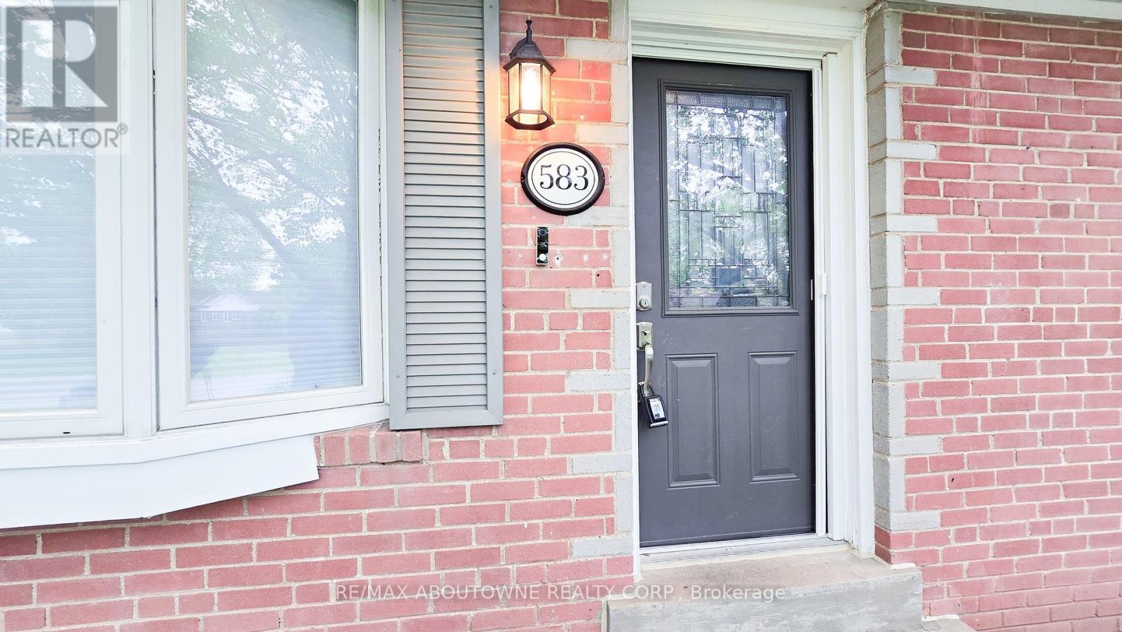 583 Taplow Crescent W, Oakville, Ontario  L6L 4V9 - Photo 3 - W12403469