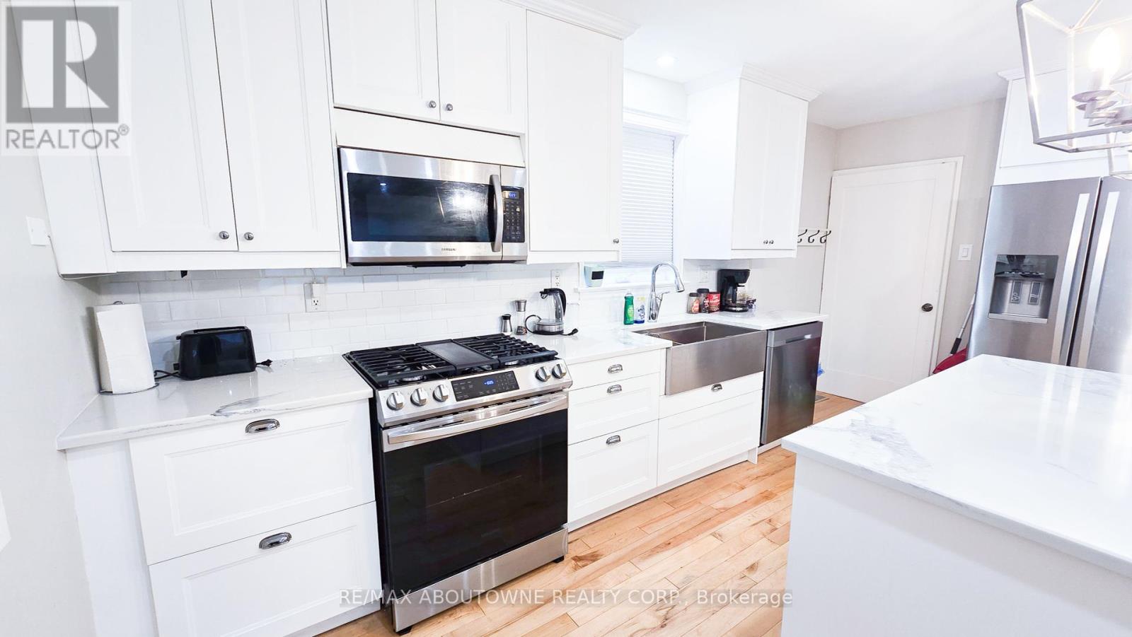 583 Taplow Crescent W, Oakville, Ontario  L6L 4V9 - Photo 7 - W12403469