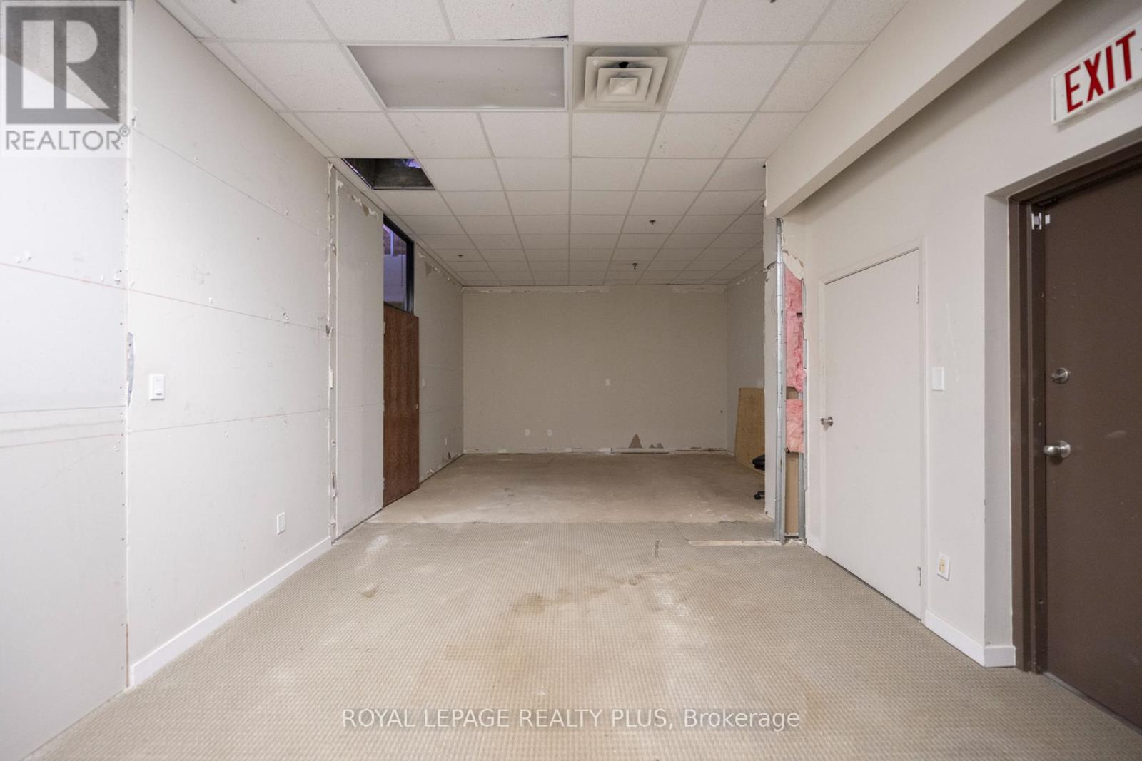 54,56,58 - 5100 South Service Road, Burlington (Industrial Burlington), Ontario  L7L 6A5 - Photo 17 - W12403478