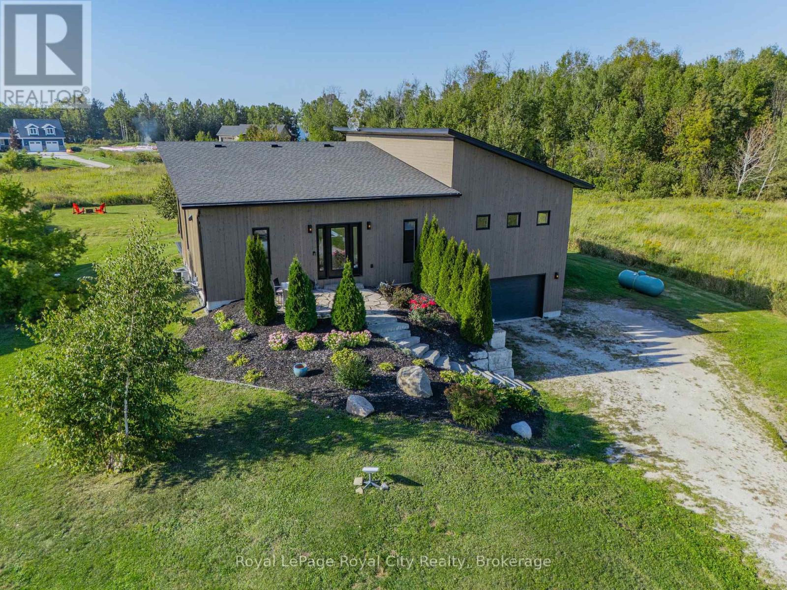 103 Ugovsek Crescent, Meaford, Ontario  N0H 1B0 - Photo 39 - X12400517