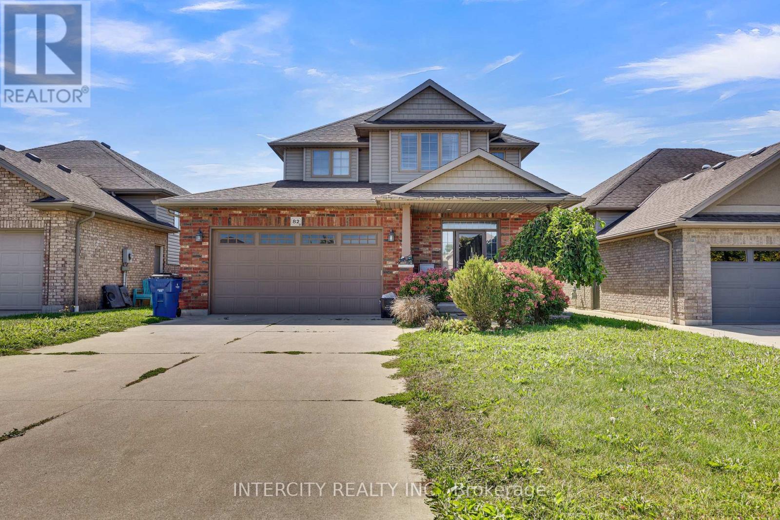 82 Molengraaf Way, Chatham-Kent, Ontario  N7M 0A2 - Photo 1 - X12403430