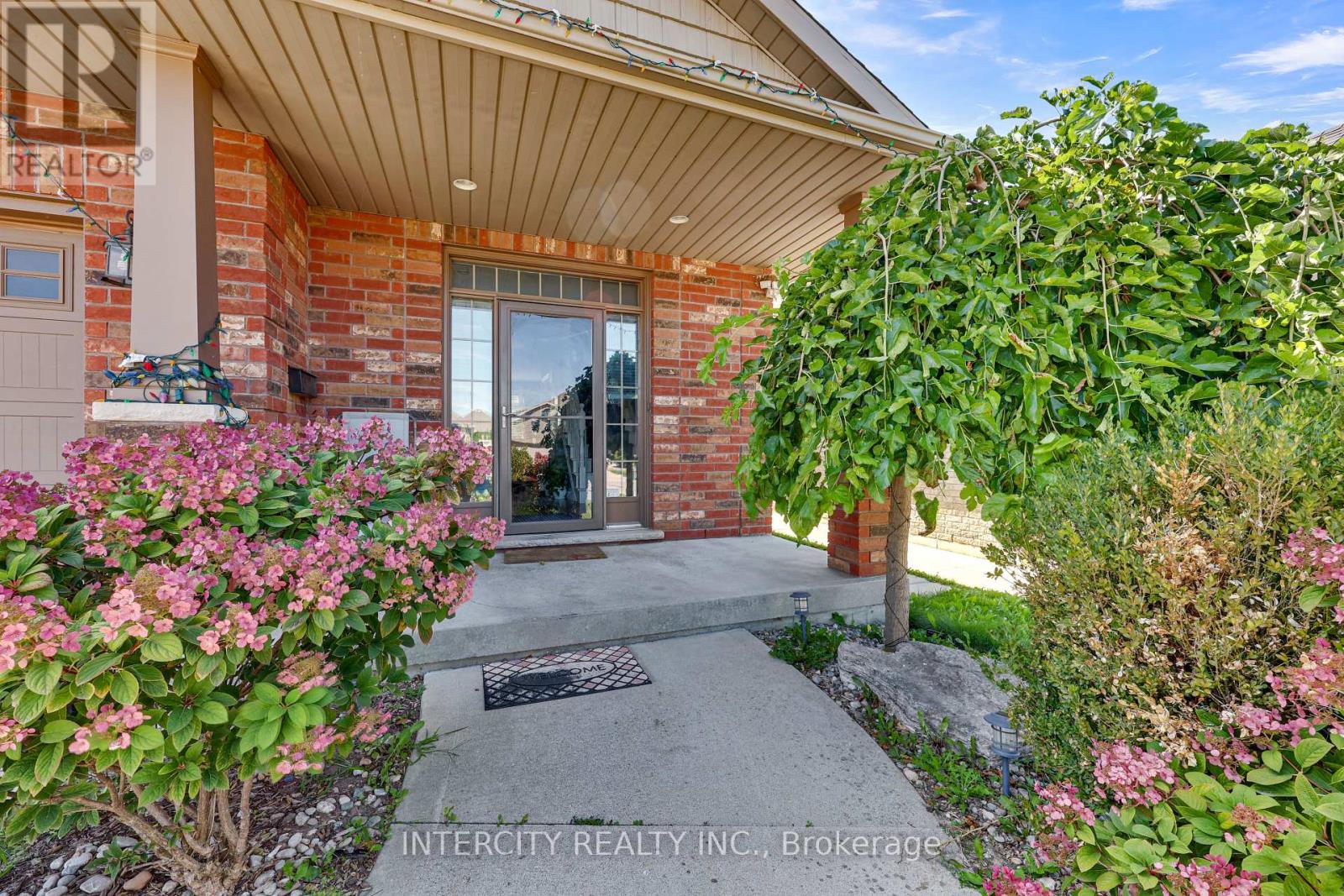 82 Molengraaf Way, Chatham-Kent, Ontario  N7M 0A2 - Photo 3 - X12403430