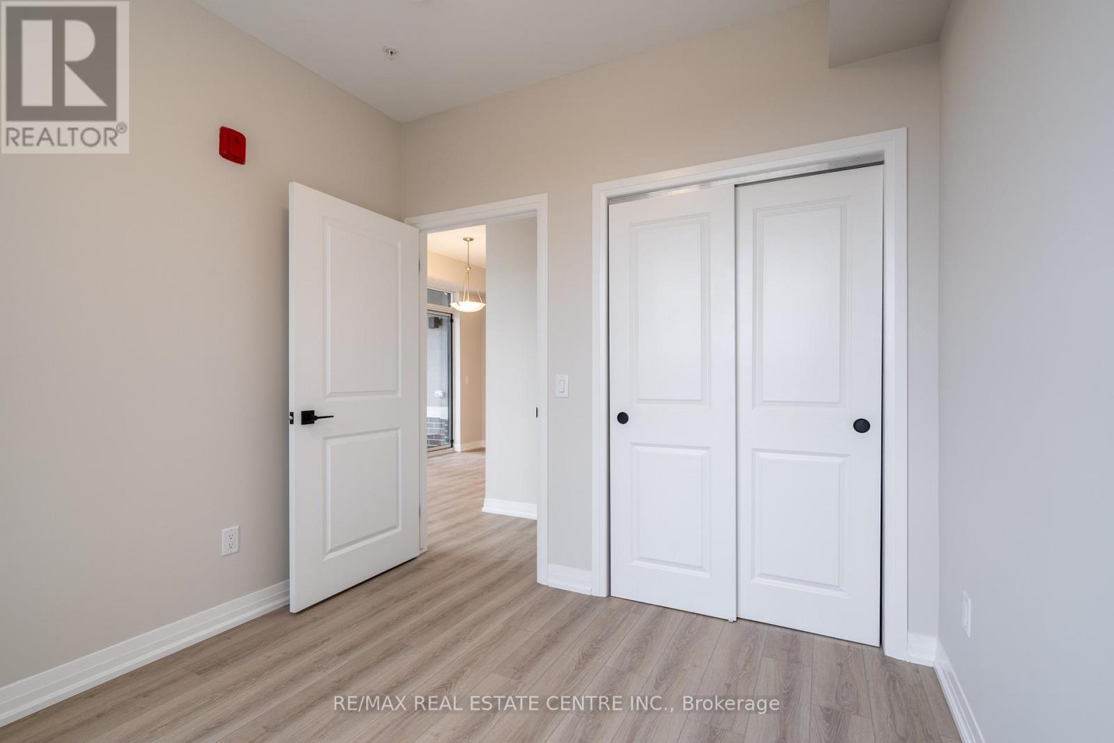 302 - 120 Springvalley Crescent, Hamilton, Ontario  L9C 0E4 - Photo 26 - X12403433