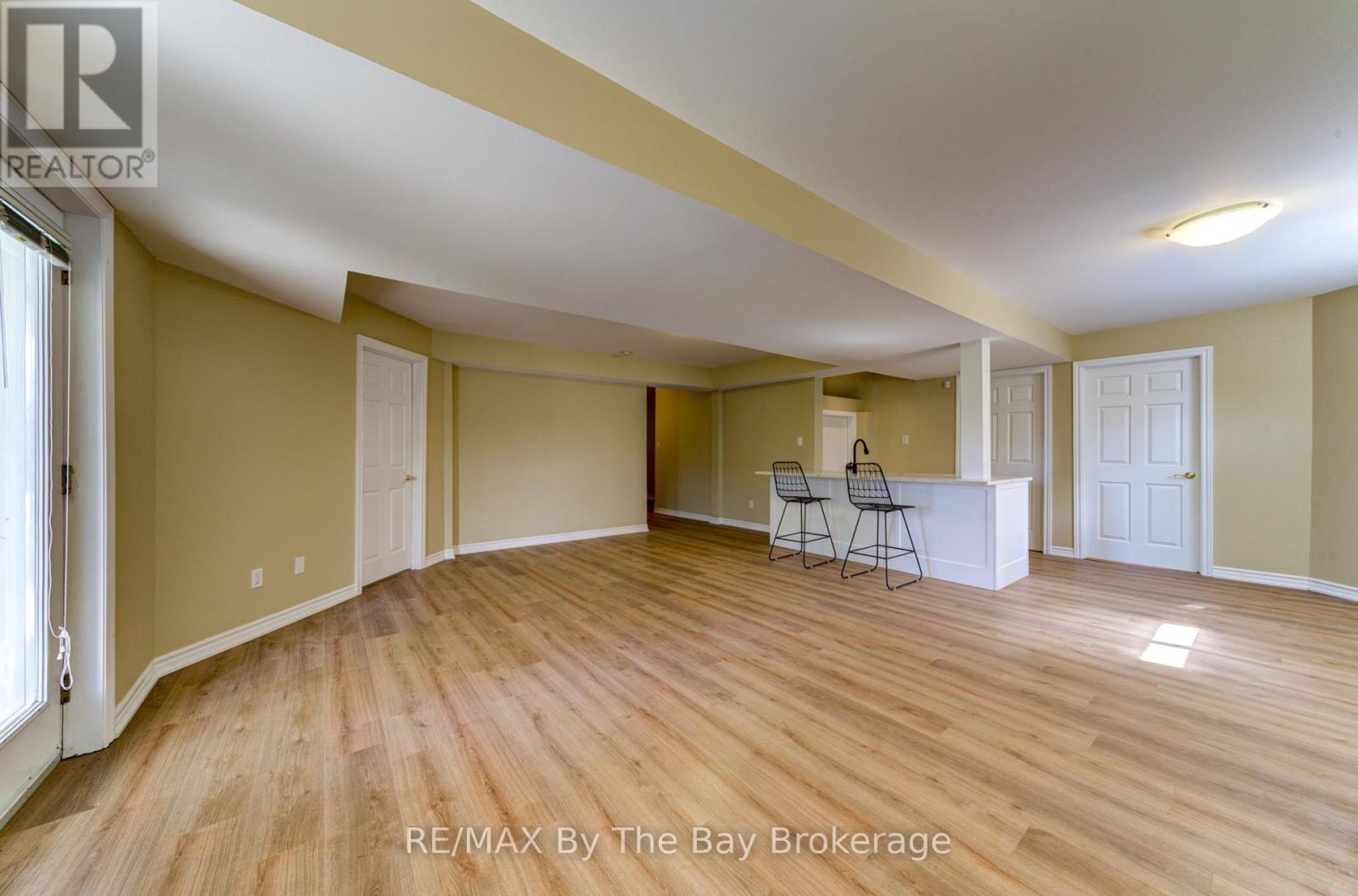 1902 River Road W, Wasaga Beach, Ontario  L9Z 2W2 - Photo 42 - S12403772