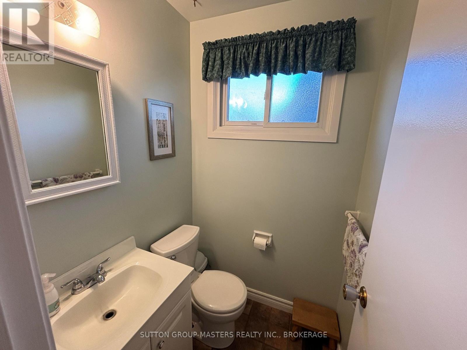 846 Kilburn Street, Kingston, Ontario  K7M 6A9 - Photo 11 - X12403797