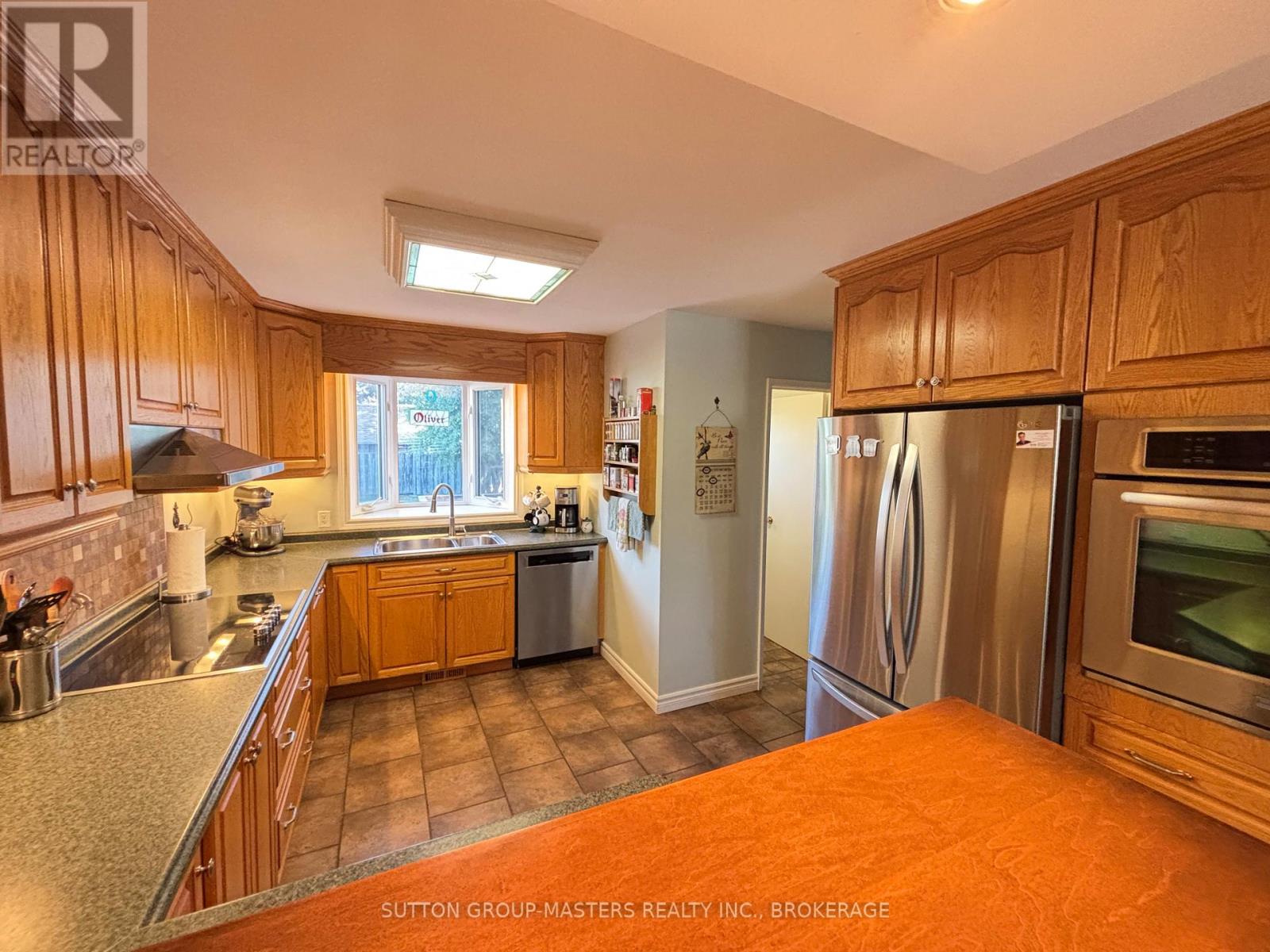 846 Kilburn Street, Kingston, Ontario  K7M 6A9 - Photo 6 - X12403797