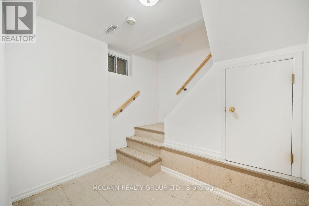118 Braeside Road, Toronto (Lawrence Park North), Ontario  M4N 1Y2 - Photo 27 - C12403505