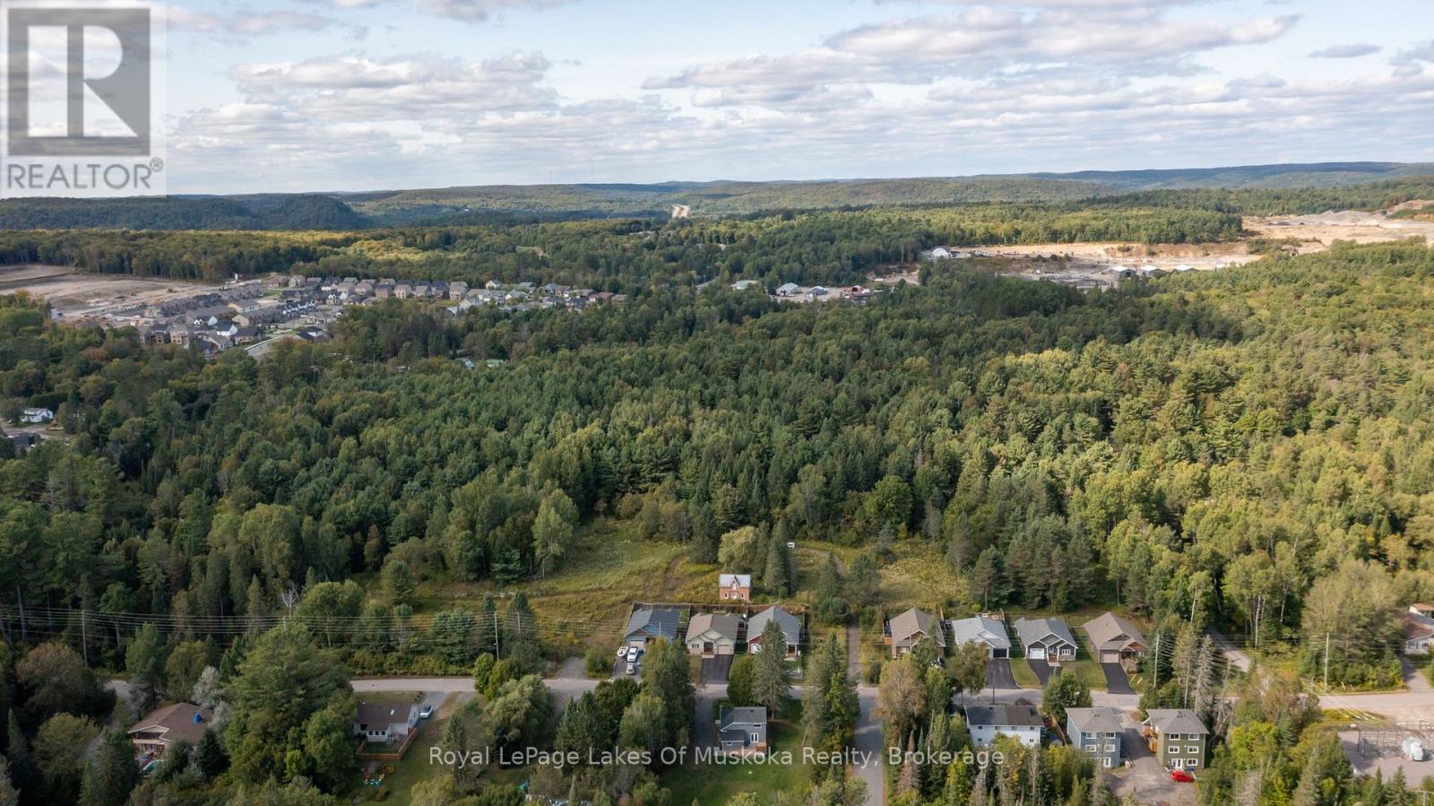 100 CHAFFEY TOWNSHIP ROAD, Huntsville, Ontario