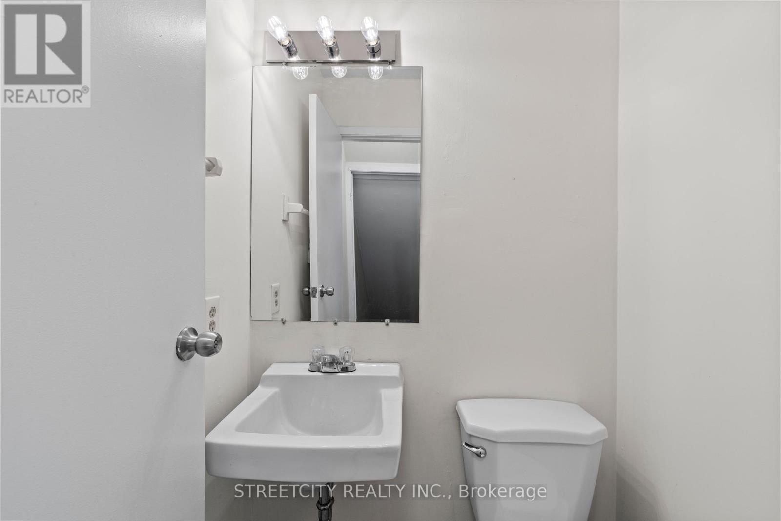 36 - 577 Third Street, London East, Ontario  N5V 4B9 - Photo 9 - X12403749