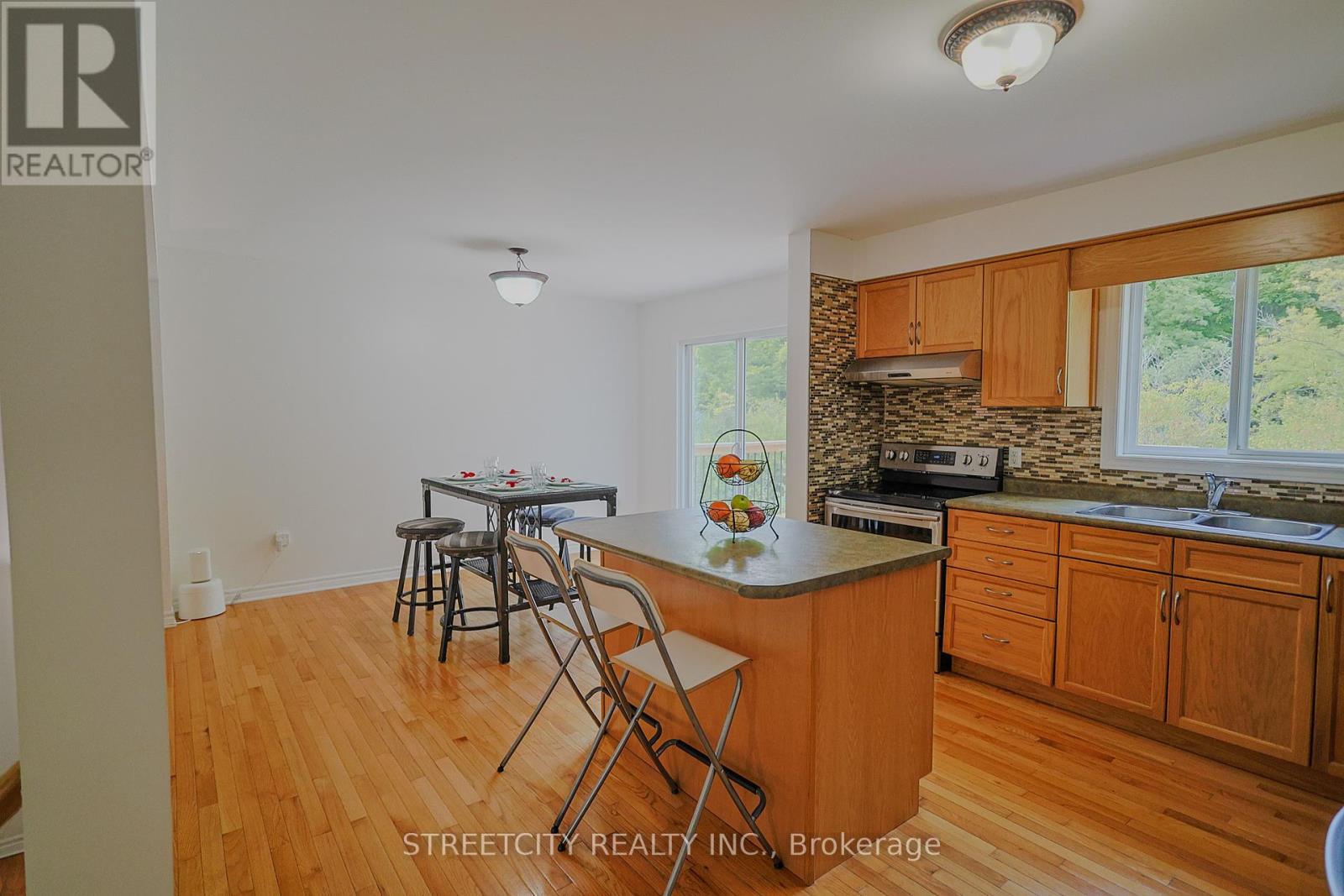 835 Sandcherry Street, London North, Ontario  N6H 5V1 - Photo 24 - X12403762