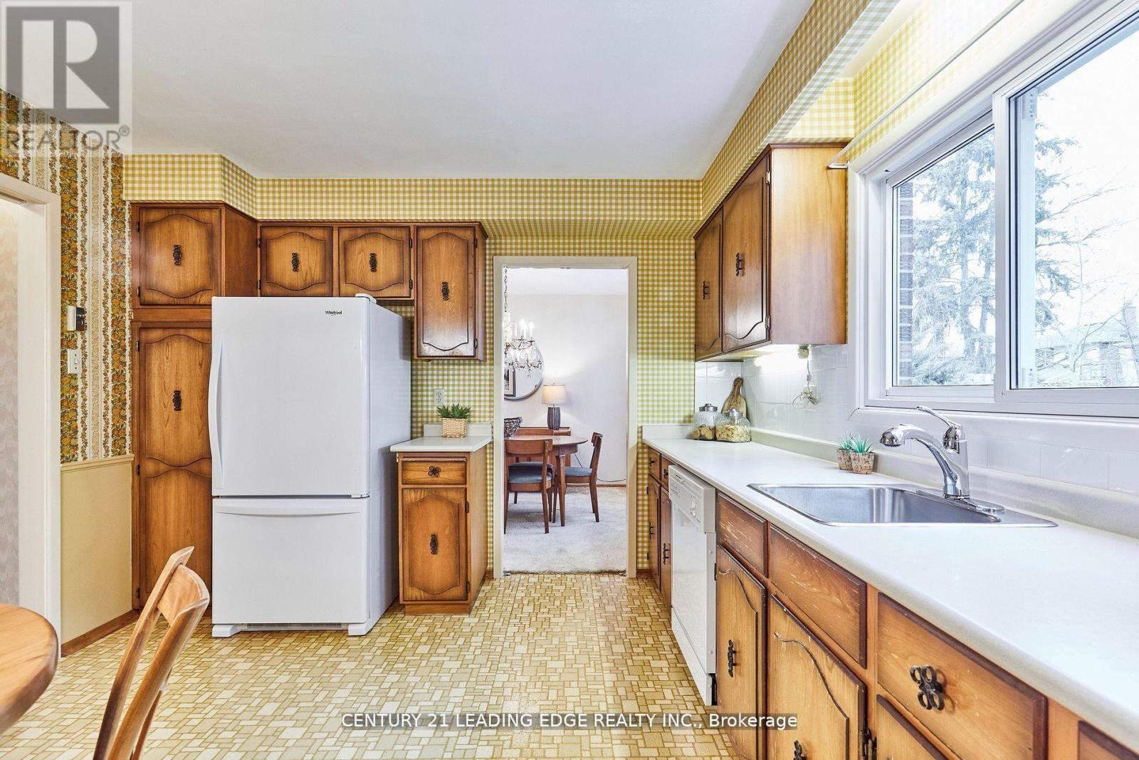 24 Dunmurray Boulevard, Toronto (Tam O'shanter-Sullivan), Ontario  M1T 2J9 - Photo 11 - E12403538