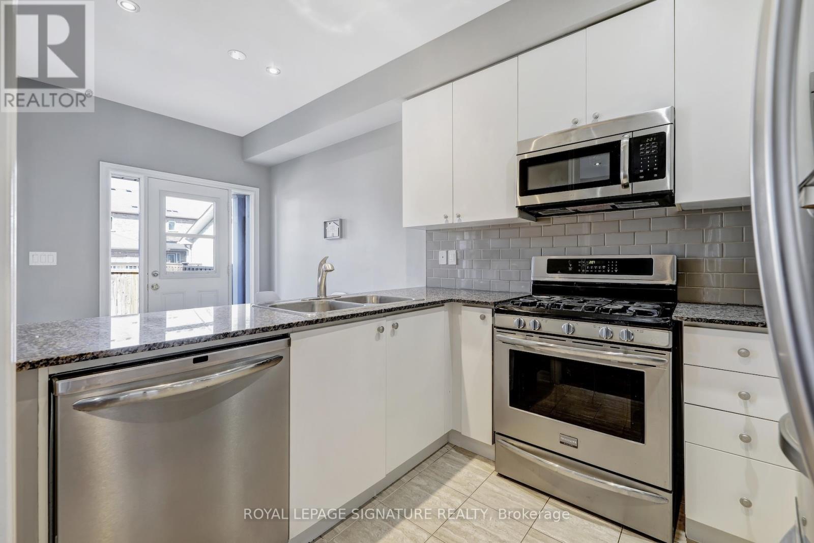 2442 Earl Grey Avenue, Pickering, Ontario  L1X 0B9 - Photo 17 - E12403541