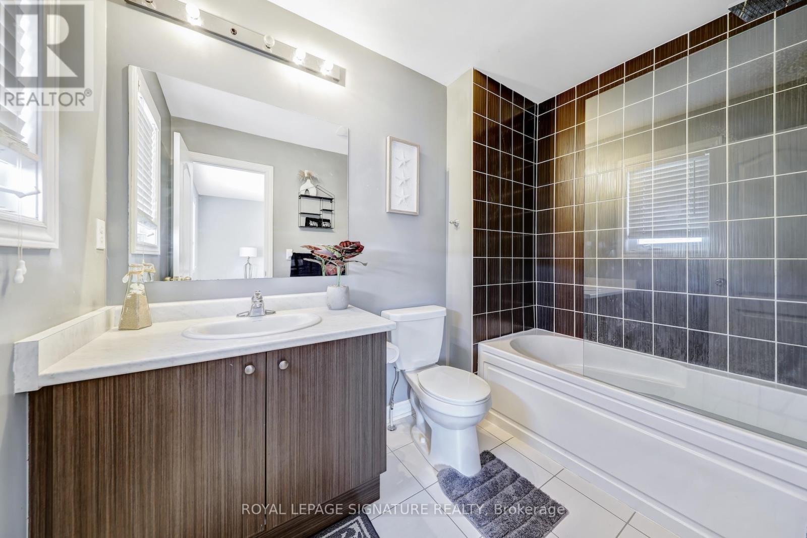 2442 Earl Grey Avenue, Pickering, Ontario  L1X 0B9 - Photo 32 - E12403541