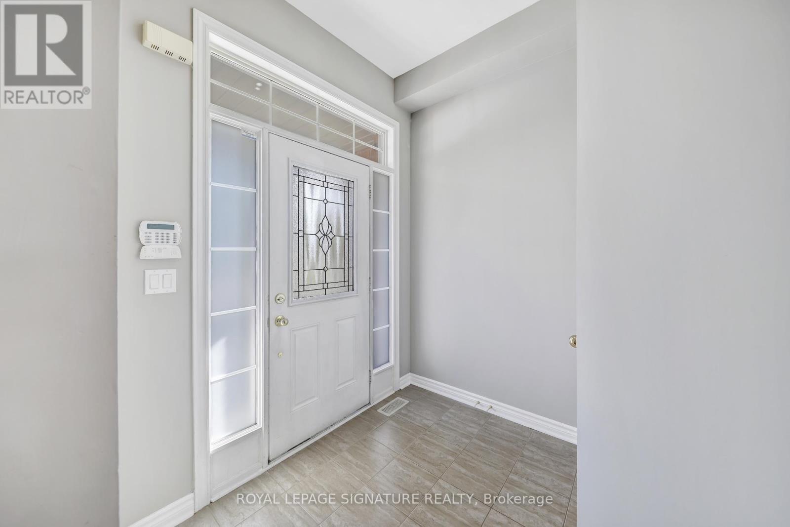 2442 Earl Grey Avenue, Pickering, Ontario  L1X 0B9 - Photo 6 - E12403541