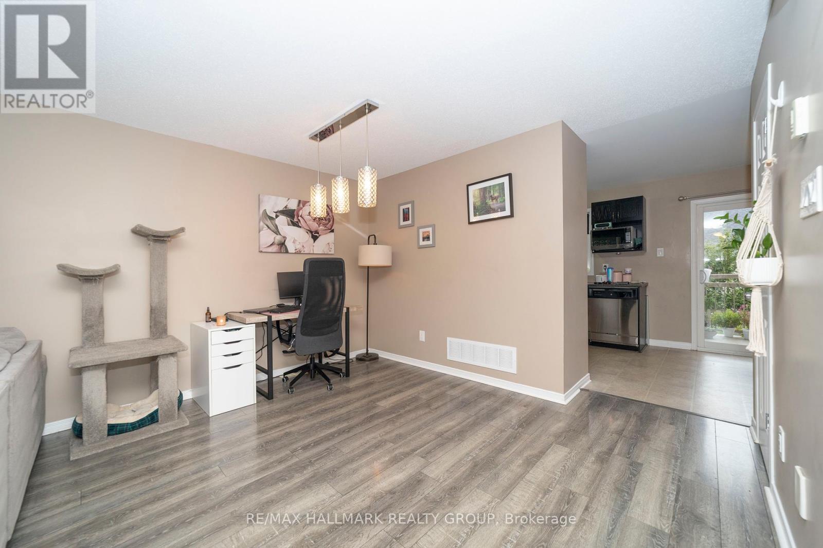 309 Galston Private, Ottawa, Ontario  K1W 0G3 - Photo 7 - X12403731