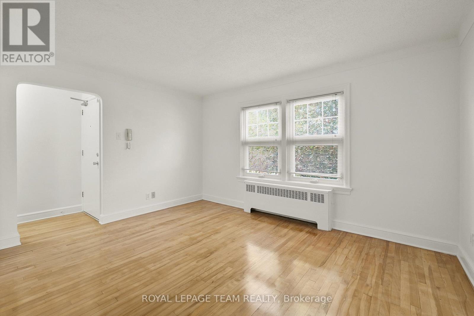 2 - 1089 North River Road, Ottawa, Ontario  K1K 3W1 - Photo 11 - X12403761