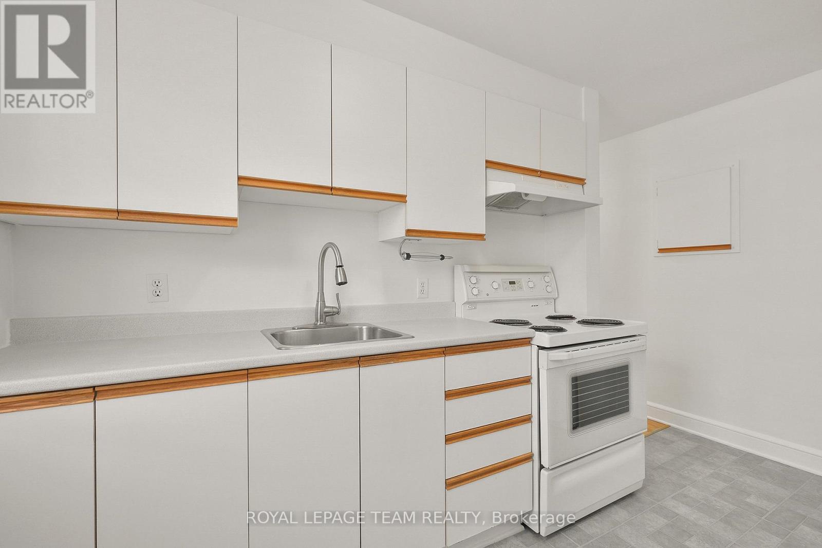 2 - 1089 North River Road, Ottawa, Ontario  K1K 3W1 - Photo 19 - X12403761