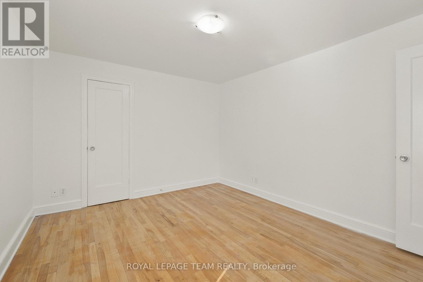 2 - 1089 North River Road, Ottawa, Ontario  K1K 3W1 - Photo 23 - X12403761