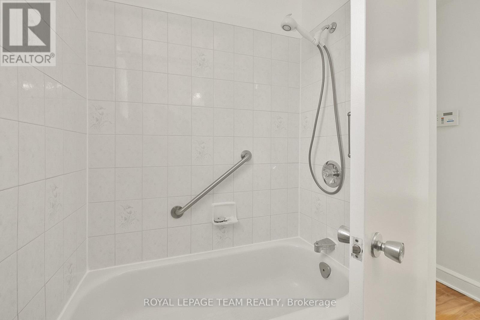 2 - 1089 North River Road, Ottawa, Ontario  K1K 3W1 - Photo 27 - X12403761