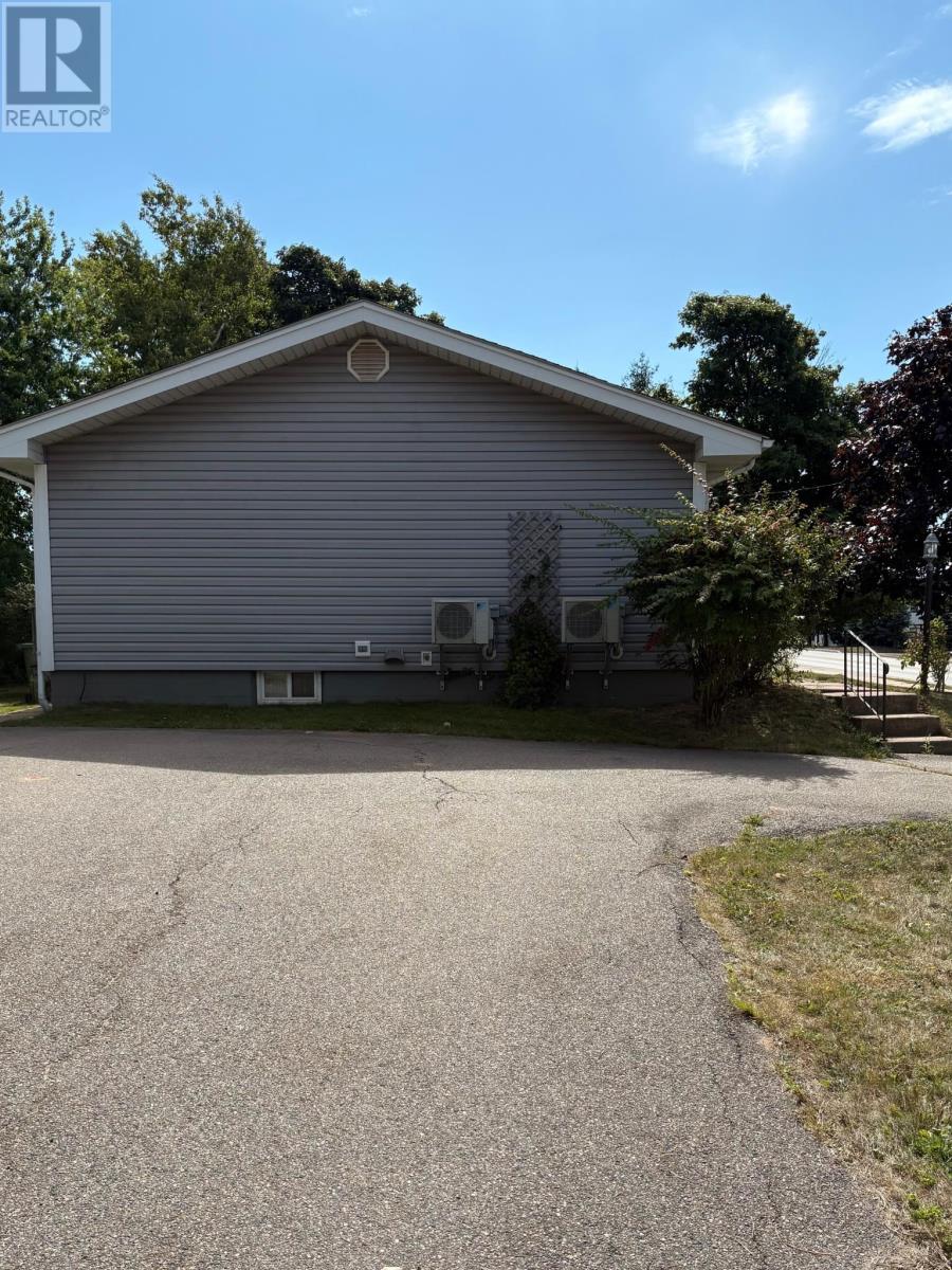 Property at 340 North River Road image 4