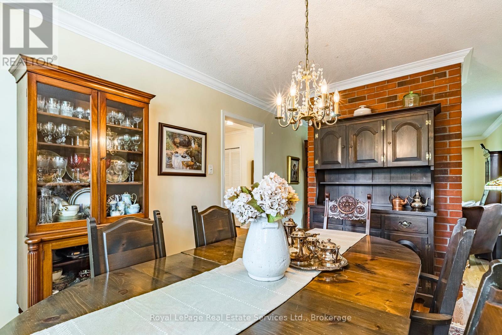 445 Dorland Road, Oakville (Fd Ford), Ontario  L6J 6B3 - Photo 12 - W12403700
