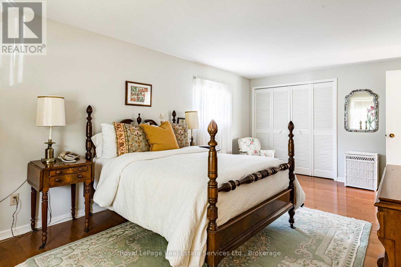 445 Dorland Road, Oakville (Fd Ford), Ontario  L6J 6B3 - Photo 23 - W12403700