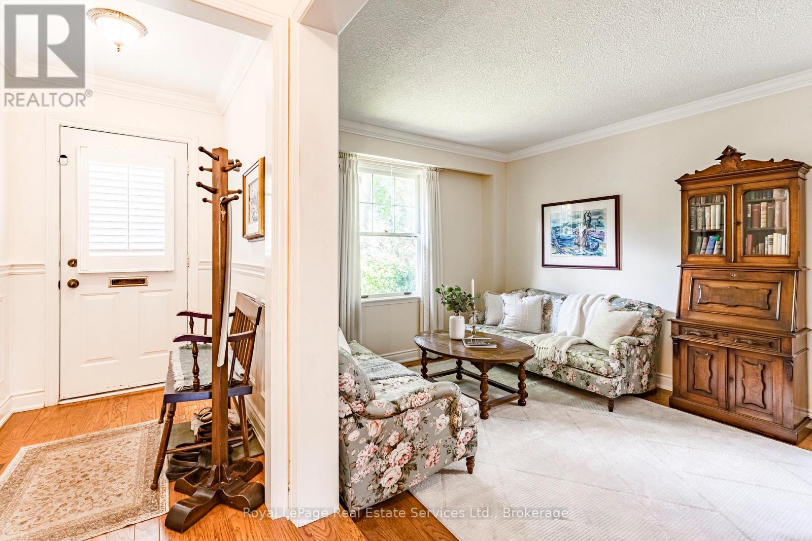 445 Dorland Road, Oakville (Fd Ford), Ontario  L6J 6B3 - Photo 3 - W12403700
