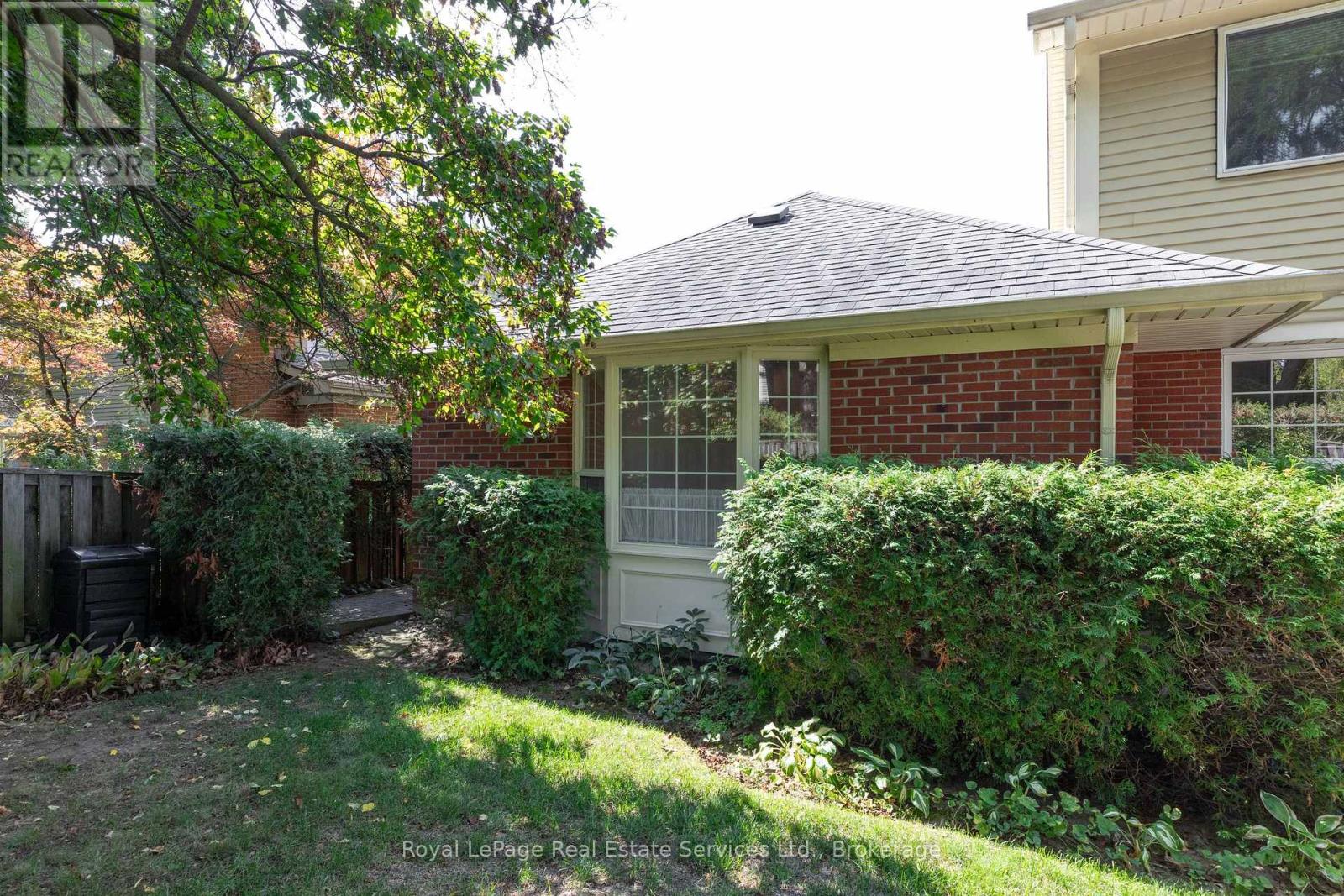 445 Dorland Road, Oakville (Fd Ford), Ontario  L6J 6B3 - Photo 37 - W12403700