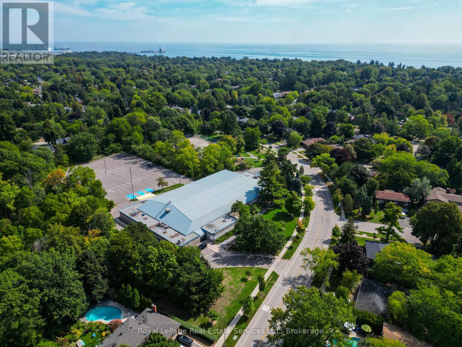 445 Dorland Road, Oakville (Fd Ford), Ontario  L6J 6B3 - Photo 41 - W12403700