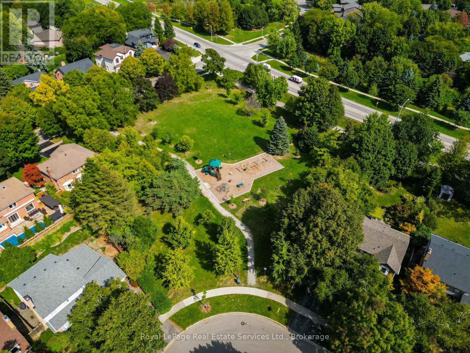 445 Dorland Road, Oakville (Fd Ford), Ontario  L6J 6B3 - Photo 42 - W12403700
