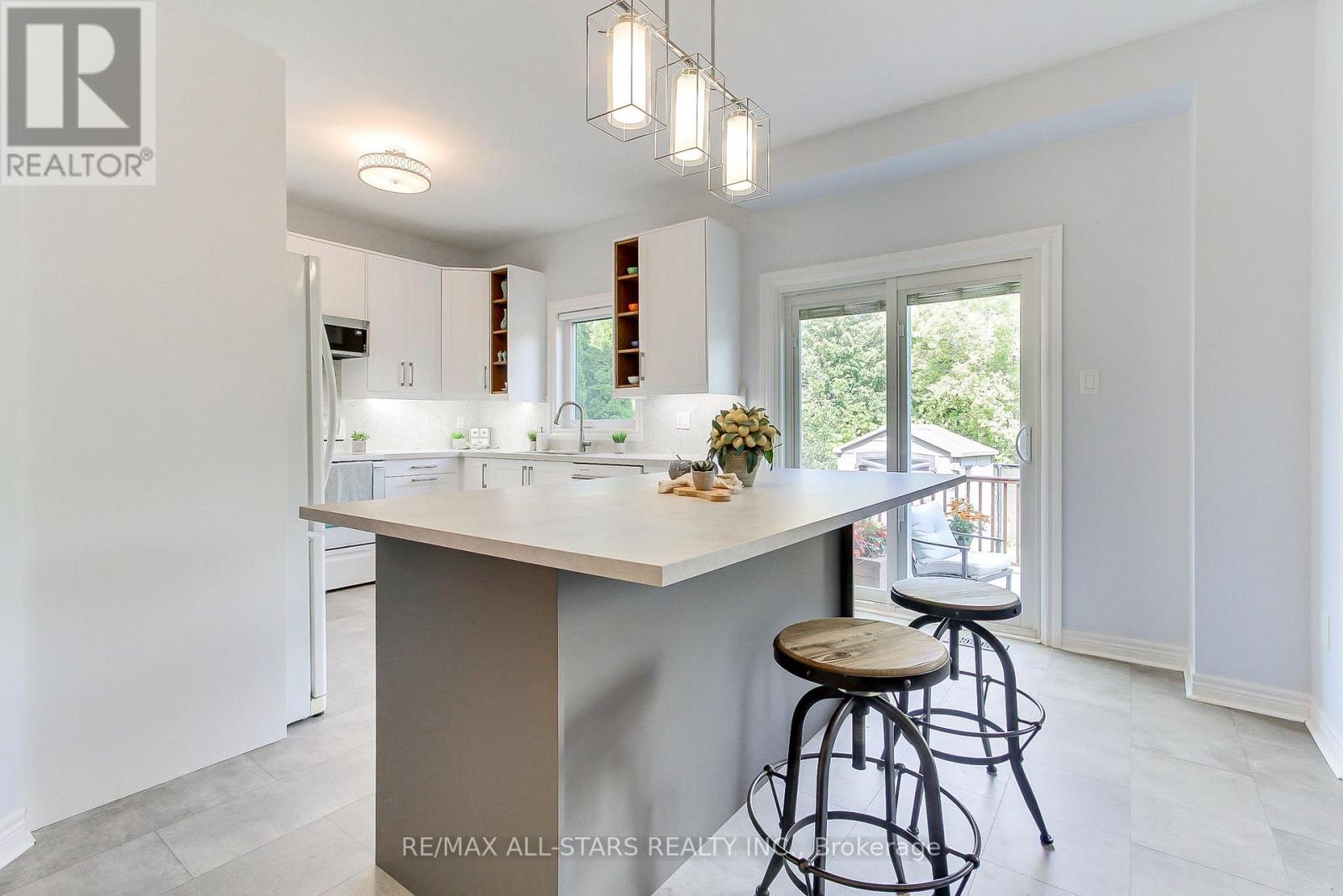 16 James Ratcliff Avenue, Whitchurch-Stouffville (Stouffville), Ontario  L4A 1P2 - Photo 12 - N12328353