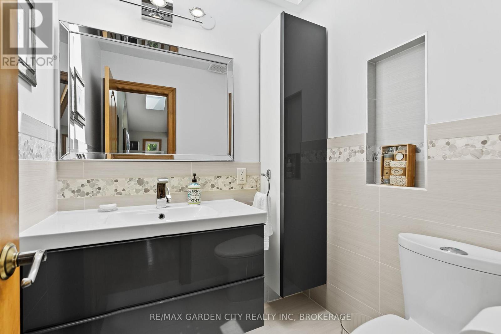 227 Riverview Boulevard, St. Catharines, Ontario  L2T 3N2 - Photo 15 - X12403725