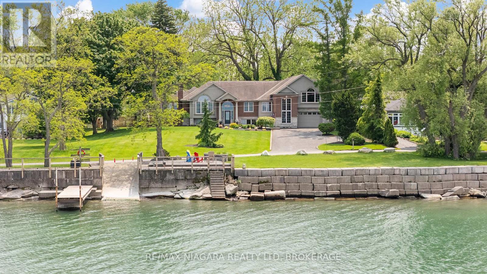 4618 Sandy Cove Drive, Lincoln (Lincoln Lake), Ontario  L0R 1B1 - Photo 1 - X12403786