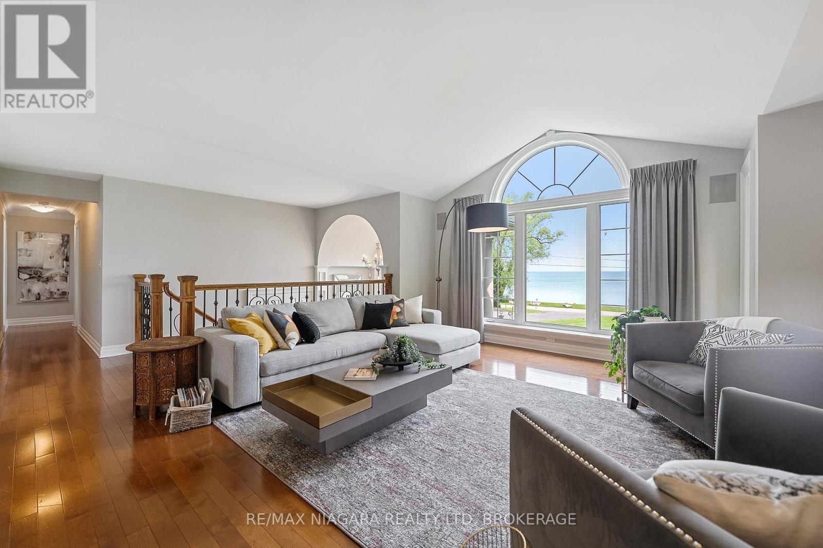 4618 Sandy Cove Drive, Lincoln (Lincoln Lake), Ontario  L0R 1B1 - Photo 10 - X12403786