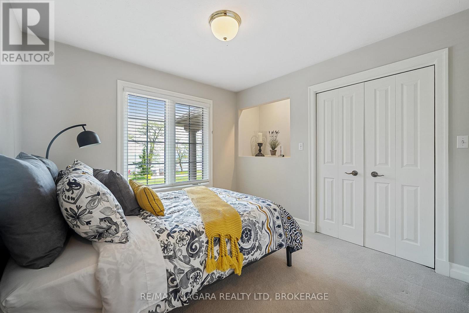 4618 Sandy Cove Drive, Lincoln (Lincoln Lake), Ontario  L0R 1B1 - Photo 19 - X12403786