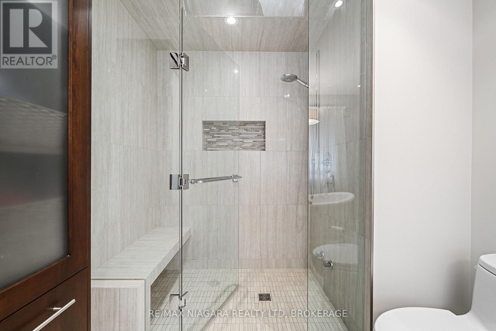 4618 Sandy Cove Drive, Lincoln (Lincoln Lake), Ontario  L0R 1B1 - Photo 24 - X12403786