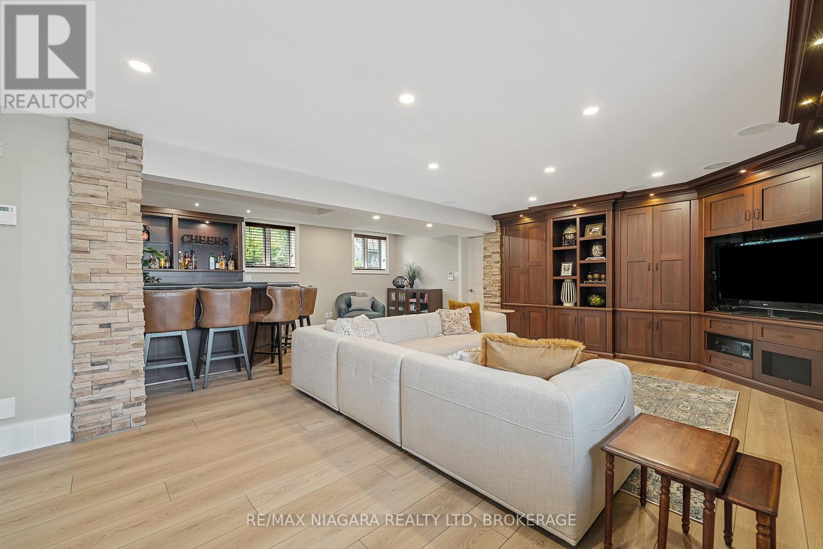 4618 Sandy Cove Drive, Lincoln (Lincoln Lake), Ontario  L0R 1B1 - Photo 34 - X12403786