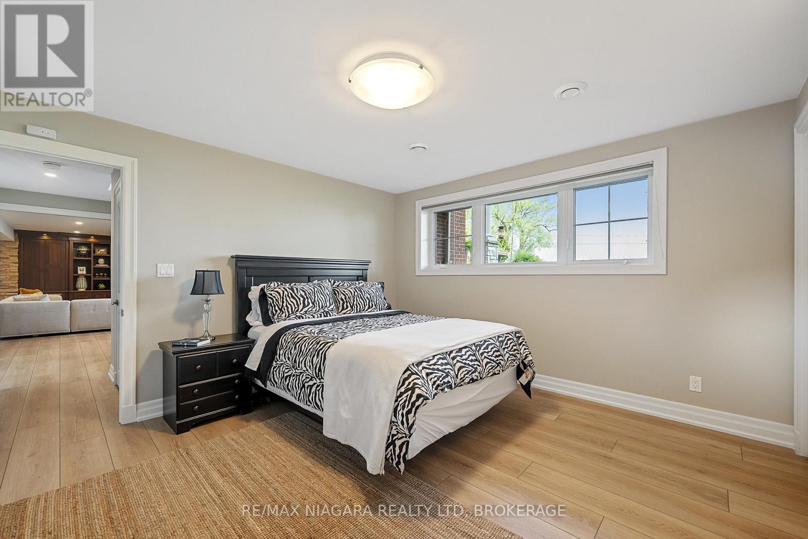 4618 Sandy Cove Drive, Lincoln (Lincoln Lake), Ontario  L0R 1B1 - Photo 36 - X12403786