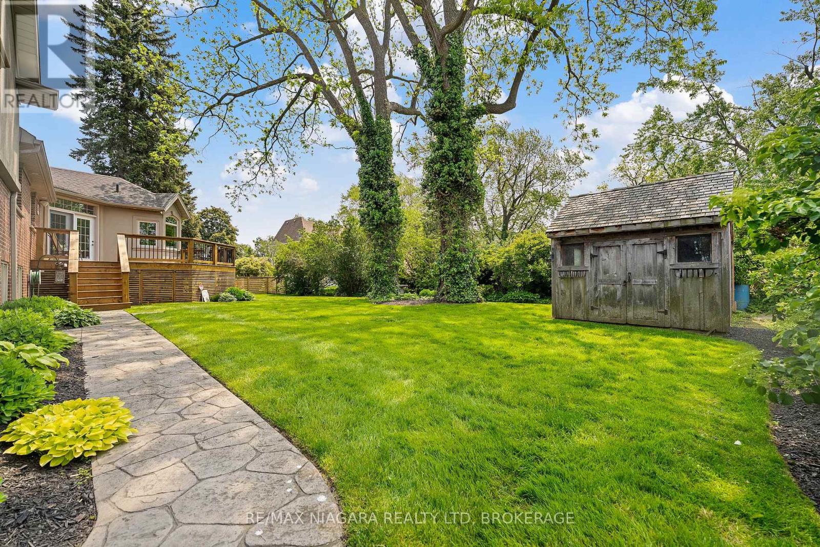 4618 Sandy Cove Drive, Lincoln (Lincoln Lake), Ontario  L0R 1B1 - Photo 42 - X12403786