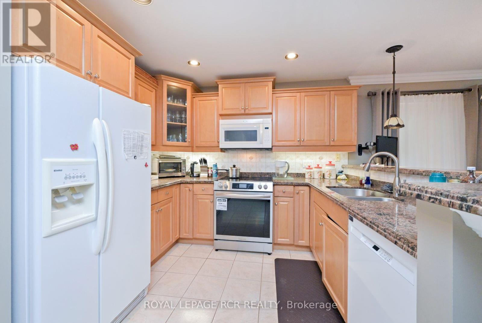11 Montebello Terrace, New Tecumseth (Alliston), Ontario  L9R 2H4 - Photo 7 - N12403516