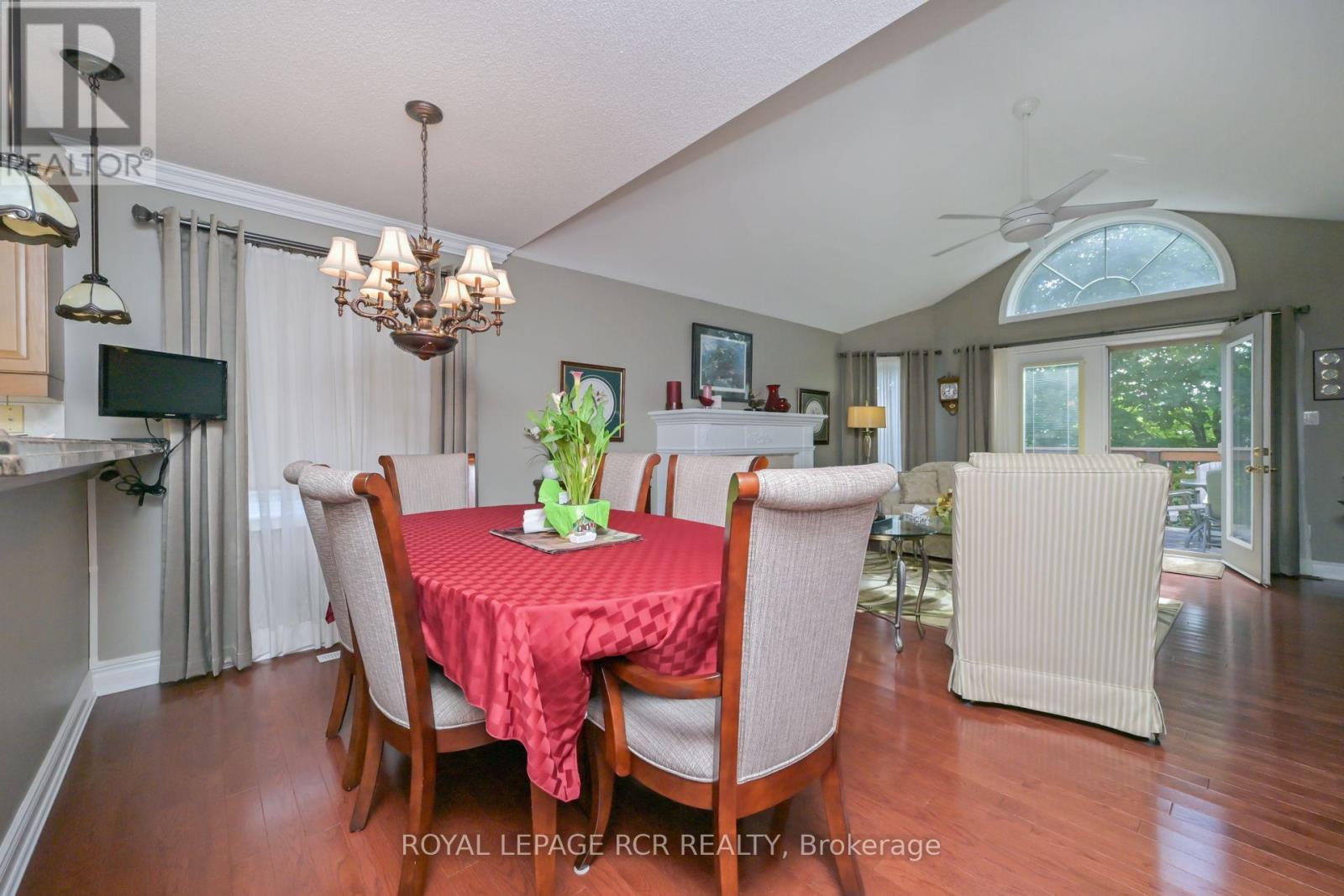 11 Montebello Terrace, New Tecumseth (Alliston), Ontario  L9R 2H4 - Photo 9 - N12403516