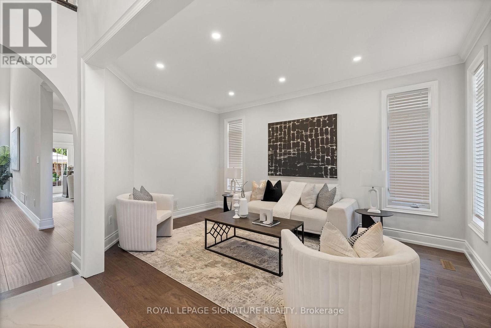 Property at 1067 IVSBRIDGE BOULEVARD image 4