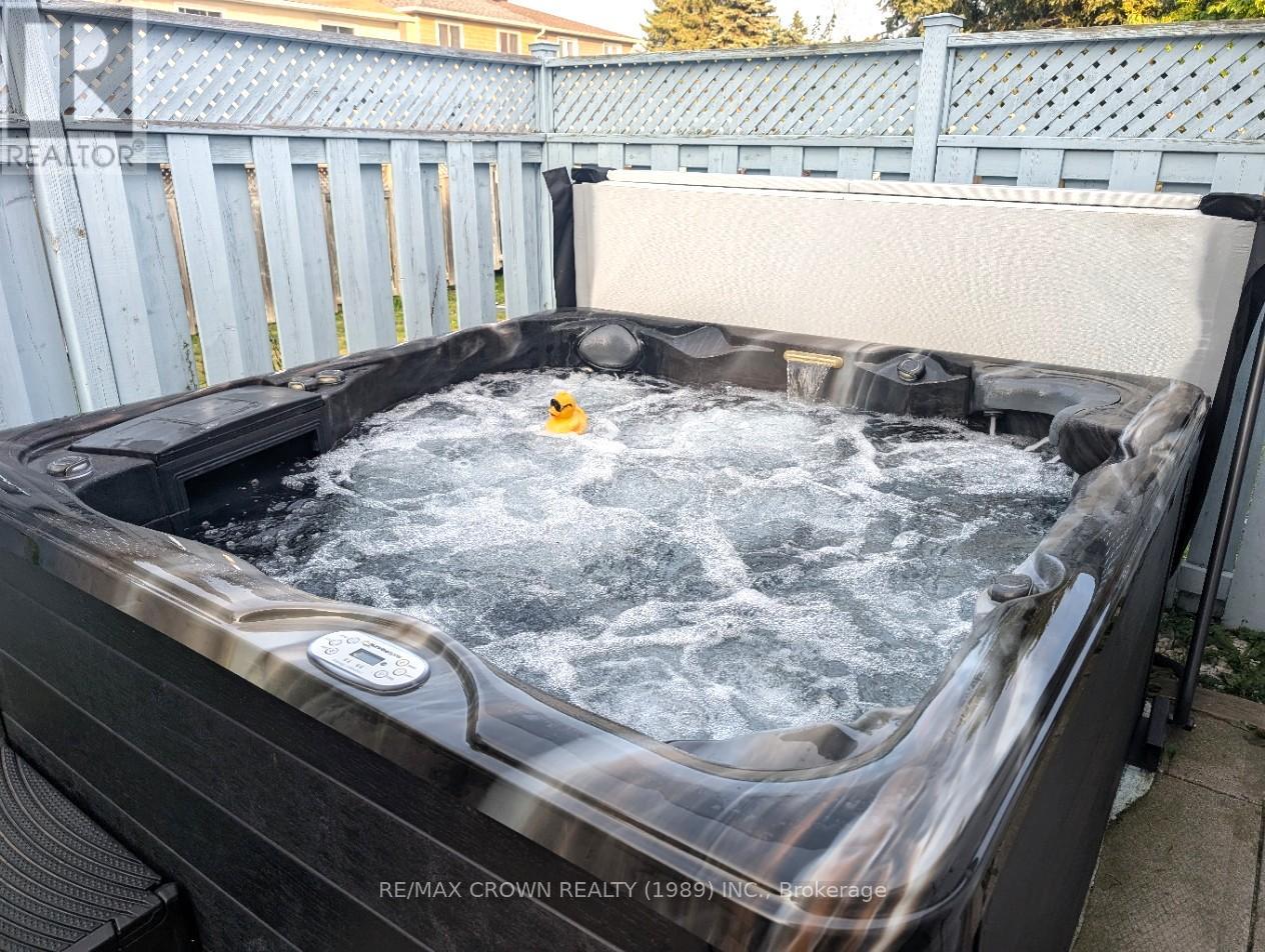 12 Cypress Court, North Bay (College Heights), Ontario  P1B 9G9 - Photo 12 - X12403753